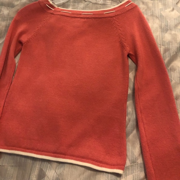 Pink sweater with white trim and bow detail - Picture 3 of 4